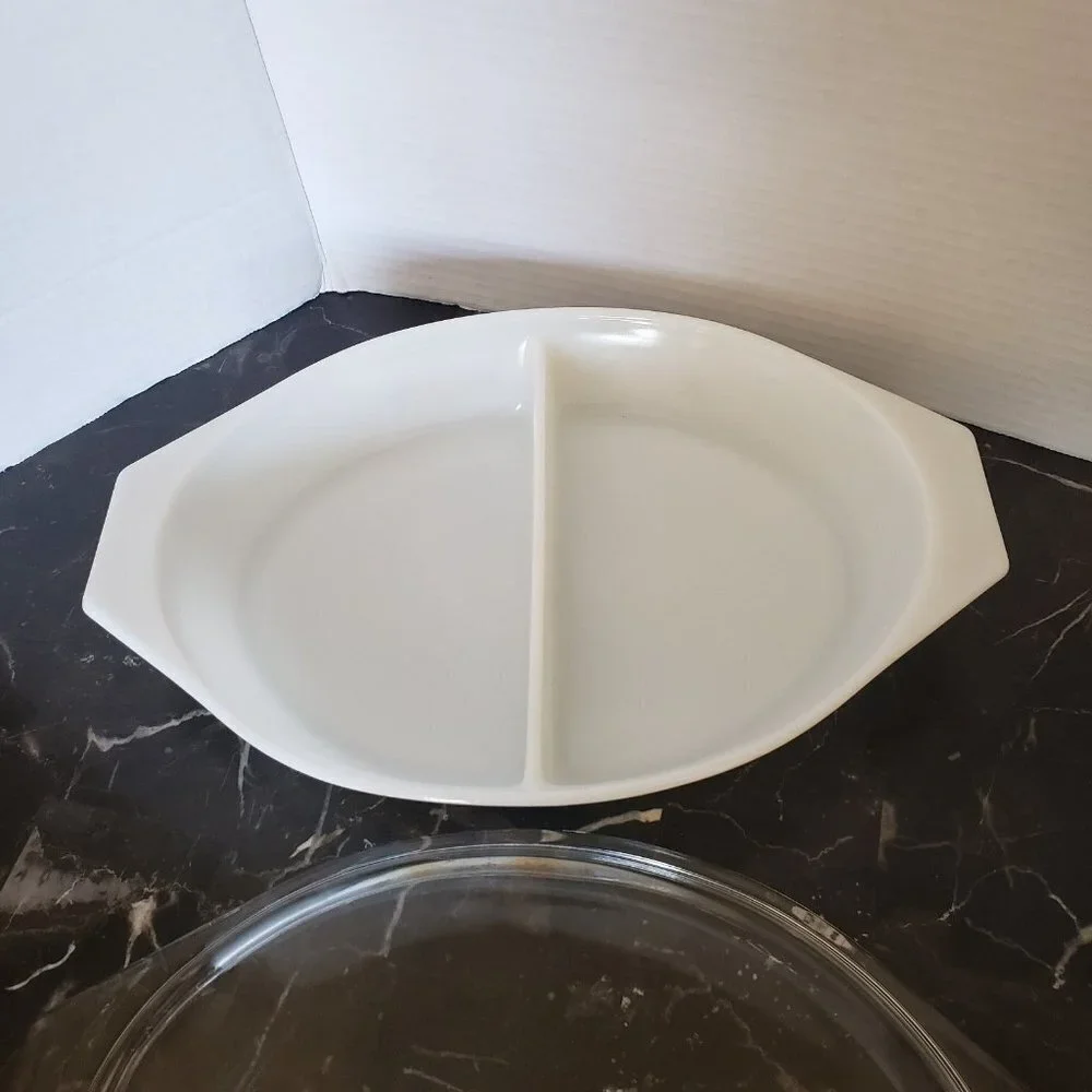 Pyrex Vintage 1960s Town and Country with lid Divided Casserole